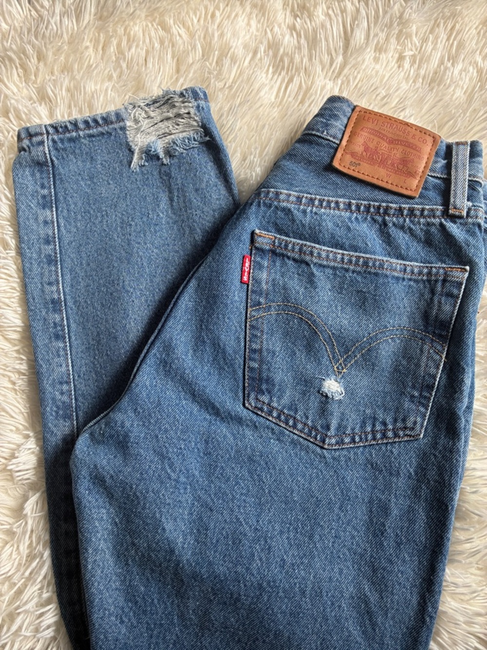 Levi's 501 Distressed